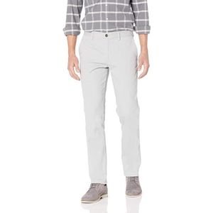 Amazon Essentials Heren Slim-fit Rimpelbestendige Platte Chino Pant Casual Broek,Lichtgrijs,28W / 28L
