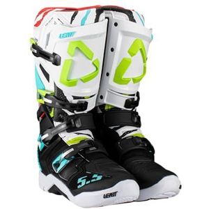 Safe and comfortable 5.5 Motocross Boots with ventilated mesh lining