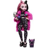 Monster High pop en accessoires voor slaapfeestje, Draculaura pop en dierenvriendje Count Fabulous de vleermuis, Griezelfeestj, HKY66