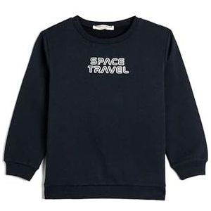 Koton Boys's Long Sleeve Crew Neck Gedrukt Detail Geborsteld Interior Sweatshirt, marineblauw (704), 5-6 jaar