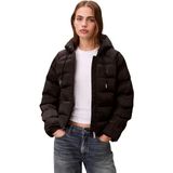 Calvin Klein Dames SATIN LICHTGEWICHT KORT LOGO PUF LV047E509G Jassen, ZWART (Zwart), XS, Zwart (zwart), XS