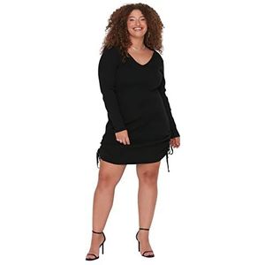 TRENDYOL Dames Woman Mini standaard V-hals geweven stof maten in jurk dress, zwart, 2XL, zwart, XXL
