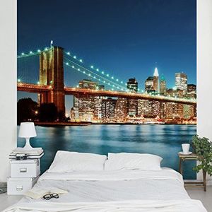 Apalis Vliesbehang Nighttime Manhattan Bridge Fotobehang Vierkant | Fleece Behang Muurschildering Foto 3D Fotobehang voor Slaapkamer Woonkamer Keuken | Grootte: 336x336 cm, Blauw, 97866
