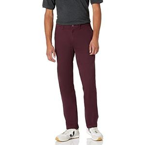 Amazon Essentials Men's Sportieve casual chinobroek met stretch (verkrijgbaar in grote en lange maten), Bordeauxrood, 28W / 28L