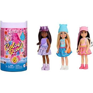 Barbie Color Reveal Poppen, Chelsea kleine pop met 6 verrassingen, waaronder kleurverandering, Sport-serie HKT85