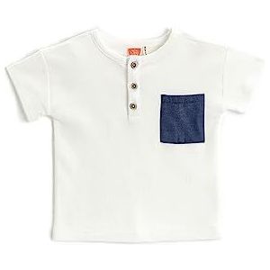 Koton Babyboys Textured T-shirt met korte mouwen, pocket en button detail, katoenen T-shirt, ecru (020), 18-24 Maanden