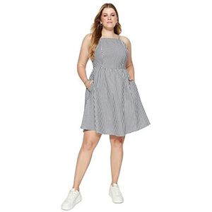 Trendyol Vrouwen Maxi A-lijn Relaxed Fit Geweven Grote Maten Jurk, Zwart, 50, Zwart, 48 grote maten