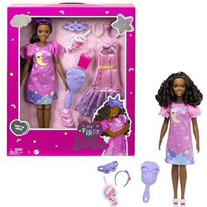 Barbie Pop voor peuters en kleuters, Mijn Eerste Barbie 'Brooklyn' luxe pop, zwart haar, met accessoires, zacht beweegbaar lichaam, thema slaapfeestje en bedtijd, HMM67