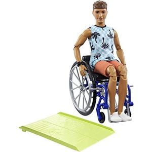Ken Pop met rolstoel en oprijplank, kinderspeelgoed, Barbie Fashionistas, bruin haar, t-shirt met strandprint en oranje shorts, outfit en accessoires, HJT59