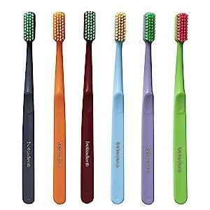 Betadent 1 x Harde borstel. Harde borstelharen met afgeronde tips voor effectief verwijderen van bacteriële plaque. Eén stuk, verschillende kleuren