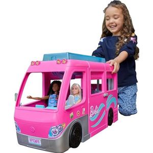 Barbie Dreamcamper speelset, met draaiende wieltjes, 7 speelplekken, zwembad, glijbaan en meer dan 60 campingaccessoires, cadeau voor kinderen van 3 jaar en ouder, HCD46, ruim 80 cm hoog