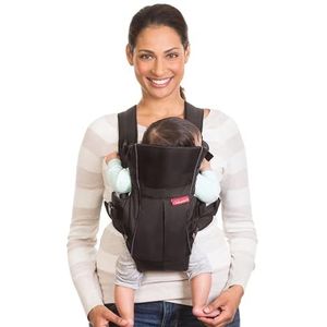 Infantino Swift Classic Carrier – lichte compacte draagzak, met gezicht naar binnen en met gezicht naar buiten te dragen, handige vakjes en slabbetje, voor pasgeborenen en peuters, 3.6-11.3 kg