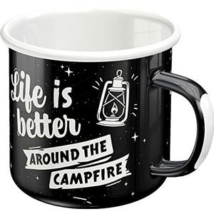 Nostalgic-Art Life Is Better Around The Campfire Retro Emaille mok, 360 ml, cadeau-idee voor campingfans, campingbeker, vintage design met spreuk