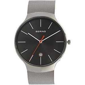 BERING Unisex Analoog Quarz Classic Collection Polshorloge met Roestvrij staal Armband en Saffier glas 13338-077