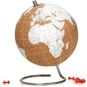 SUCK UK - Kleine witte desktop kurk wereldbol | inclusief punaises | wereldkaart | reisaccessoires | voor documentatie van avonturen en herinneringen