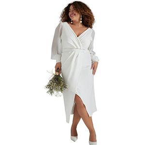 Trendyol FeMan Bodycon getailleerde geweven grote maten jurk, wit, 46, Wit, 44 grote maten