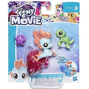 Deze Zeepony Van My Little Pony Is Ideaal Om Mee Te Nemen Onder De Douche Of In Bad! Je Beleeft De Leukste Avonturen Samen. Aan De Schelp Zit Een Zuignap Zodat Je Deze Aan De Badrand Of Muur Kunt Vastmaken. Daarnaast Bevat De Set Nog Twee Leuke Accessoires.  Inhoud: 1 Zeepony 1 Schelp 2 Accessoires  multi kunststof My Little Pony Speelfiguur