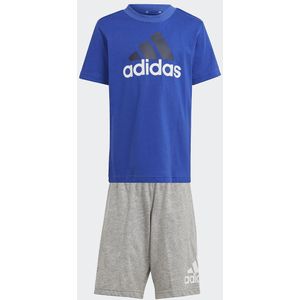 Ensemble T-shirt + short ADIDAS SPORTSWEAR. Katoen materiaal. Maten 7/8 jaar - 120/126 cm. Blauw kleur