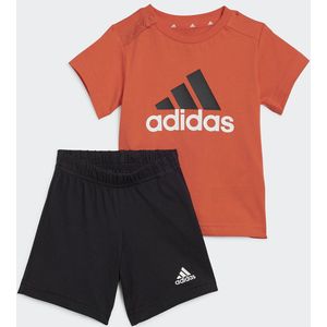 Ensemble T-shirt + short ADIDAS SPORTSWEAR. Katoen materiaal. Maten 12/18 mnd - 74/81 cm. Zwart kleur