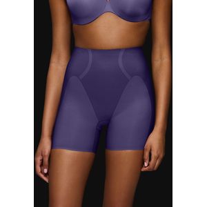 BODY MAKE-UP ILLUSION CURVE korte broek TRIUMPH. Polyamide materiaal. Maten S. Violet kleur