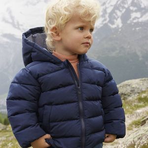 Donsjas met kap, voering fleece PETIT BATEAU. Polyester materiaal. Maten 18 mnd - 81 cm. Blauw kleur