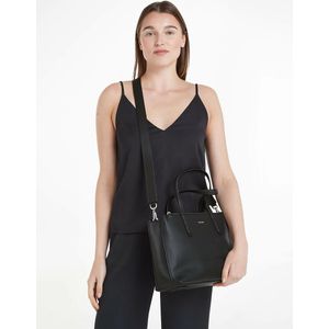 Handtas met handvatten en schouderriem MEDIUM TOTE CALVIN KLEIN. Polyester materiaal. Maten één maat. Zwart kleur