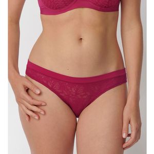 Tanga Smart Lace TRIUMPH. Polyamide materiaal. Maten 2(M). Roze kleur