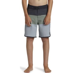 Zwemshort QUIKSILVER.  materiaal. Maten 10 jaar - 138 cm. Zwart kleur