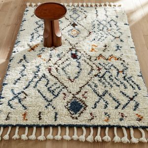 Wollen vloerkleed in berber stijl, handgeweven, Naroun AM.PM. Wol materiaal. Maten 160 x 230 cm. Multicolor kleur