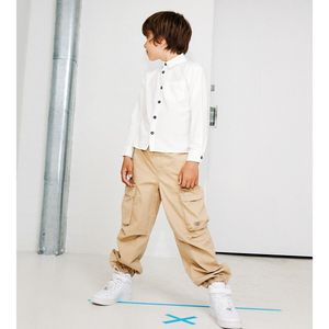 Cargo broek, parachute NAME IT. Katoen materiaal. Maten 13 jaar - 153 cm. Beige kleur