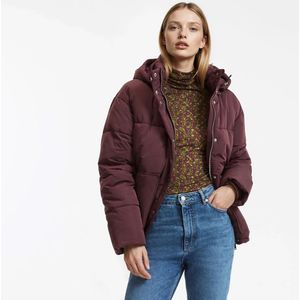 Korte donsjas met kap LA REDOUTE COLLECTIONS. Polyester materiaal. Maten 34 FR - 32 EU. Rood kleur