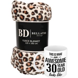 Cadeau verjaardag 30 jaar vrouw - Fleece plaid/deken luipaard print met Awesome 30 year mok