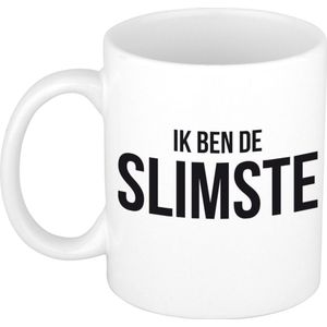 Bellatio Decorations Verjaardag cadeau mok - zwart - de slimste - 300 ml - keramiek