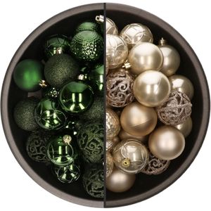 74x stuks kunststof kerstballen mix van champagne en donkergroen 6 cm