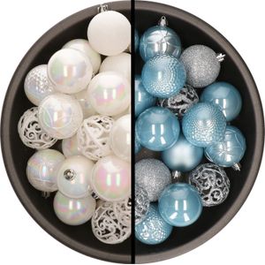 Kunststof kerstballen 74x stuks parelmoer wit en lichtblauw 6 cm