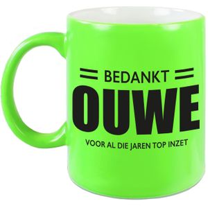 Bedankt ouwe voor de top inzet mok / beker neon groen 330 ml - Pensioen afscheidscadeau  collega