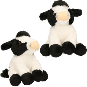 Set van 2x stuks knuffel koe/koeien zittend 15 cm