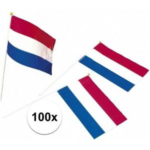 100x Nederlandse zwaaivlaggetjes