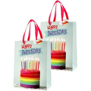 Set van 4x stuks papieren verjaardag giftbags/cadeau tasjes verjaardagstaart 17 x 23 x 9 cm