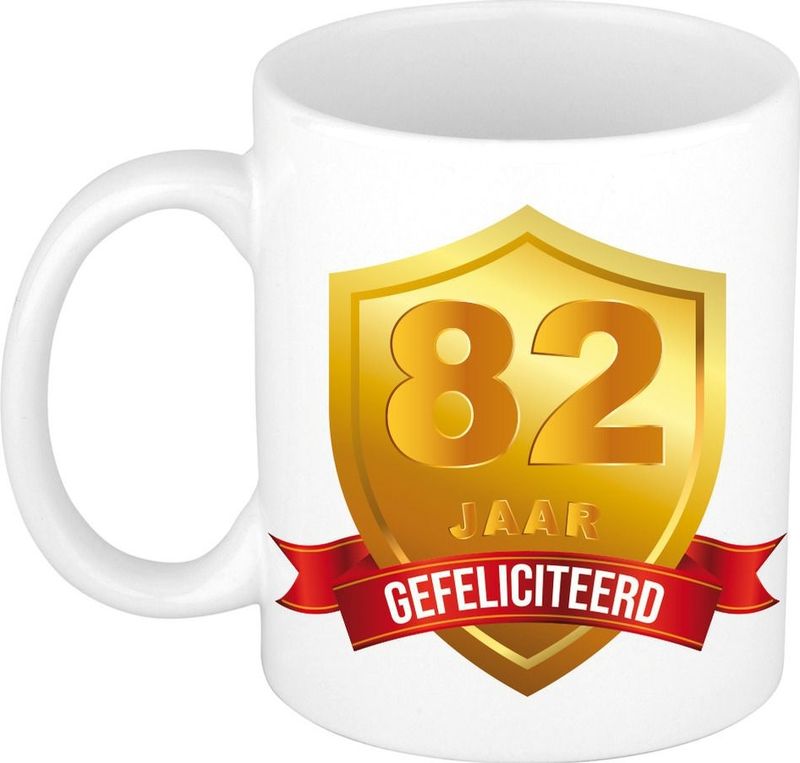 Gefeliciteerd 82 jaar jubileum/ verjaardag mok met gouden schild