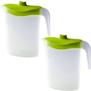 4x Smalle kunststof koelkast schenkkannen 1,5 liter met groene deksel