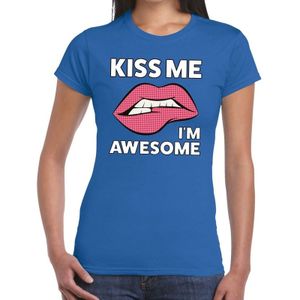 Kiss me I am Awesome blauw fun-t shirt voor dames