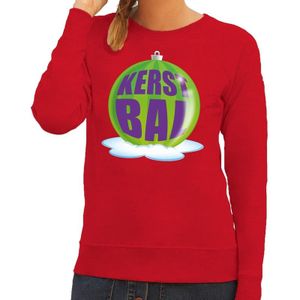 Foute feest kerst sweater met groene kerstbal op rode sweater voor dames