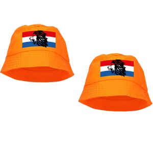 2x stuks oranje supporter / Koningsdag vissershoedje met Hollandse vlag en leeuw