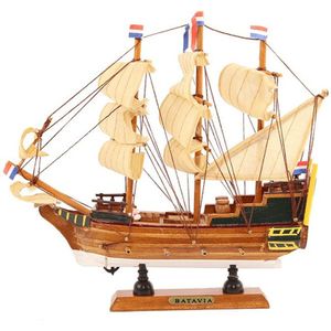 Decoratie model zeiljacht/zeilboot driemaster - 24 x 24 cm - miniatuur boot/boten - de Batavia