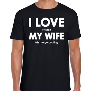 Cadeau t-shirt fietser/ wielrenner I love it when my wife lets me go cycling zwart voor heren