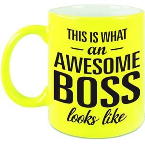 Awesome boss fluor gele cadeau mok / beker voor werkgever 330 ml
