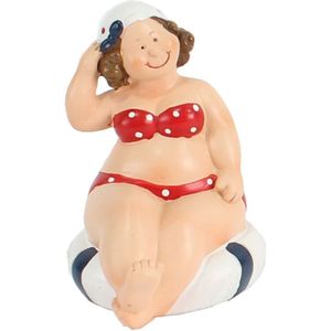Home decoratie beeldje dikke dame zittend - rood badpak - 10 cm