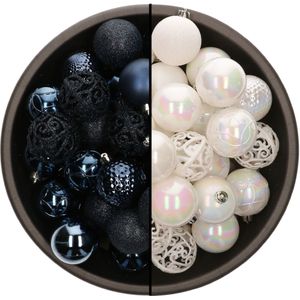 74x stuks kunststof kerstballen mix van donkerblauw en parelmoer wit 6 cm