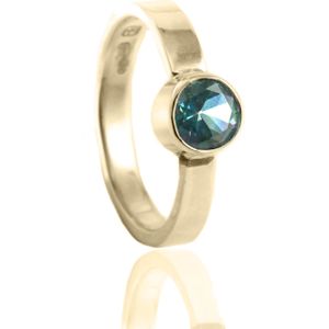 Gouden ring met 6mm rainbow topaas